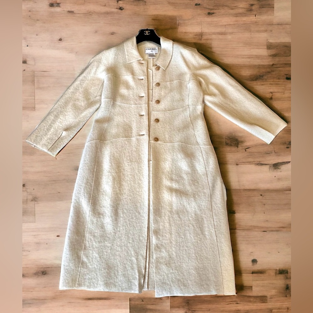 99A Chanel Ecru Jacket w/ wood buttons